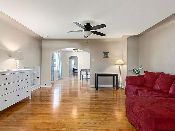 4th image of 2166 Lakeview Dr