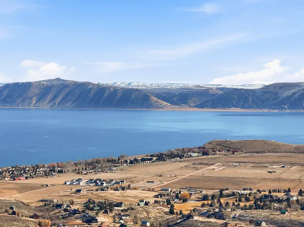 2664 Panorama Dr, Garden City, UT 84028