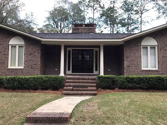 3rd image of 1700 Tanglewood Dr