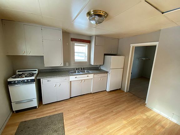 5th image of 103 Kneale Ave S