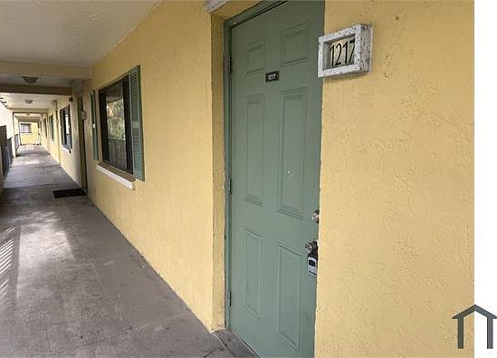 2nd image of 1217 Meadows Cir #1217