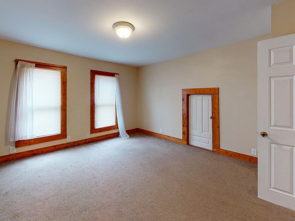 1st image of 904 Hovey St SW