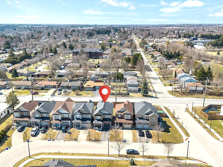 19 Findlay Way — Photo 45