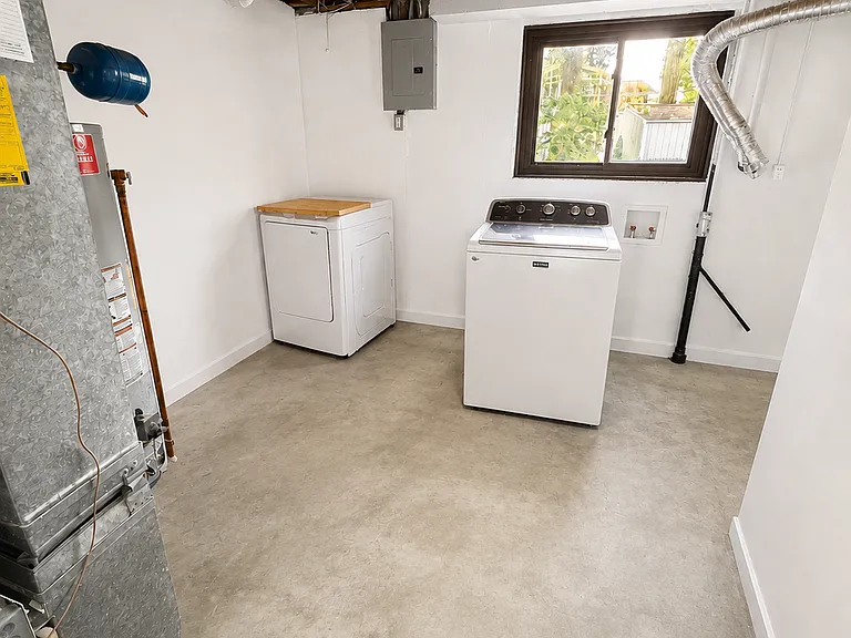 9843 Briarstone Dr — Photo 28