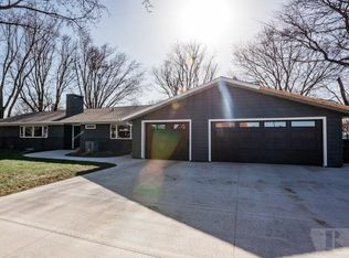 509 4th Ave NE, Sioux Center, IA 51250