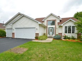 8774 Autumn Oaks Dr, Rockford, MN 55373