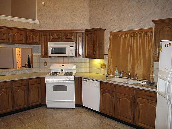 4th image of 8863 Creek Willow Dr