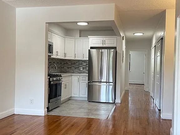 2nd image of 547 E 148th St APT 3