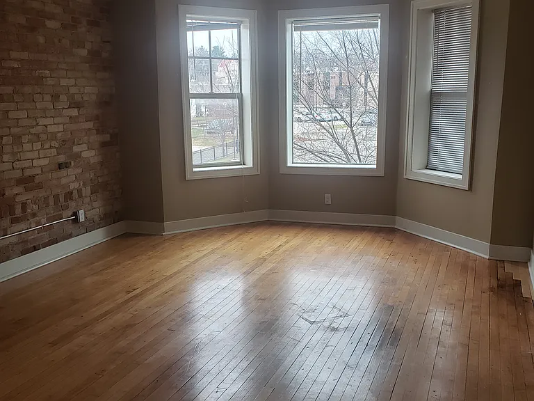 Iowa Flats one bedroom