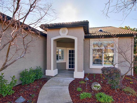 2nd image of 2085 Butterfield Ln