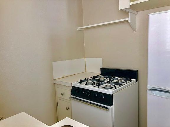 5th image of 2004 C St APT 3