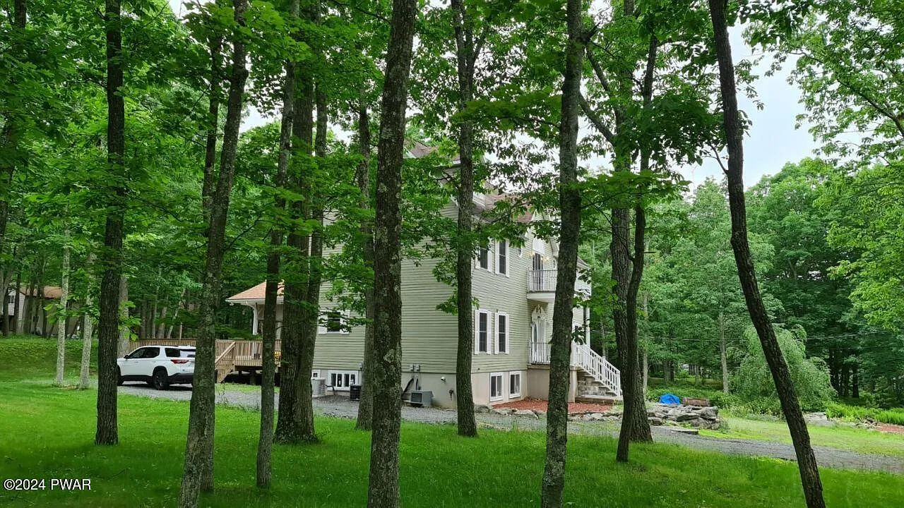 3 bed, 3.5 bath, 3024 sqft, $3,500 — Photo 4