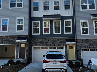 2073 Eva Pearl Dr, Apex, NC 27502