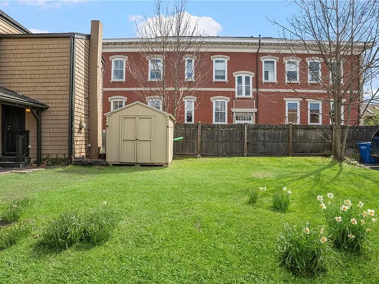 14 Elm St — Photo 35