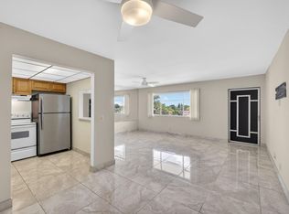 300 Village Green Cir UNIT 420, Palm Springs, FL 33461