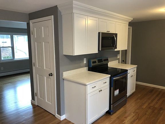 3rd image of 53 Pomeroy St