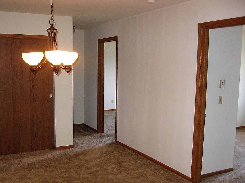2nd image of N114W15928 Sylvan Cir APT 112