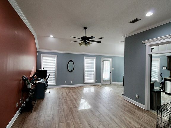 2nd image of 3906 Glen Laurel Dr S