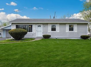 614 Oxford Rd, Valparaiso, IN 46385