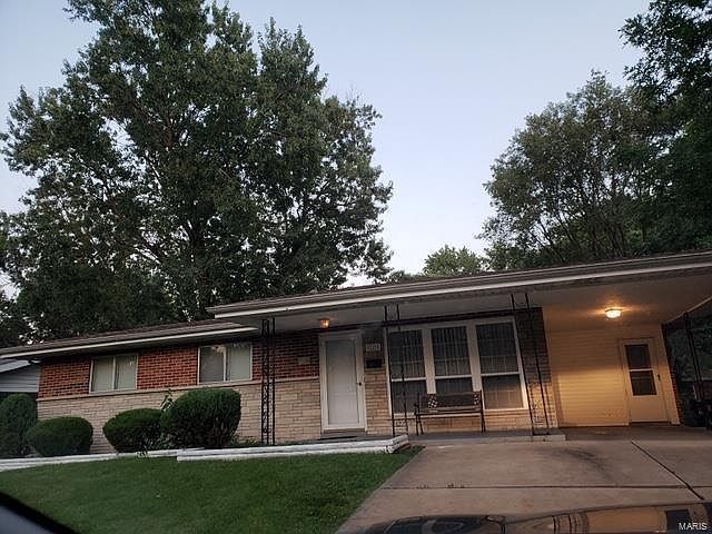 1st image of 210 Gerald Ave