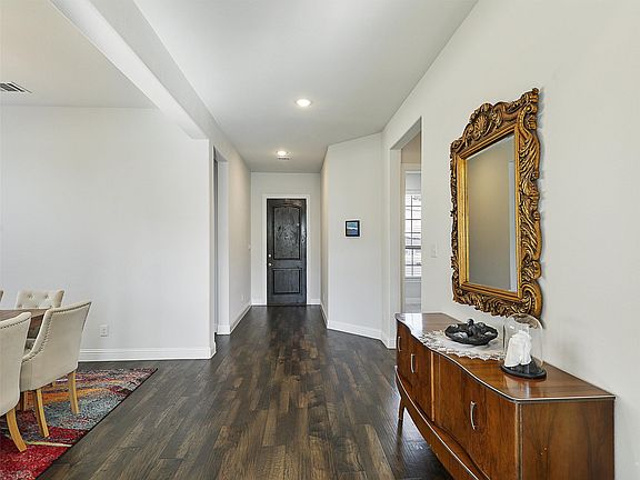 4th image of 1820 Amazon Dr