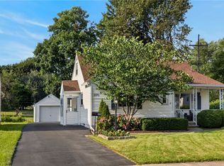 250 Harwick Rd, Rochester, NY 14609