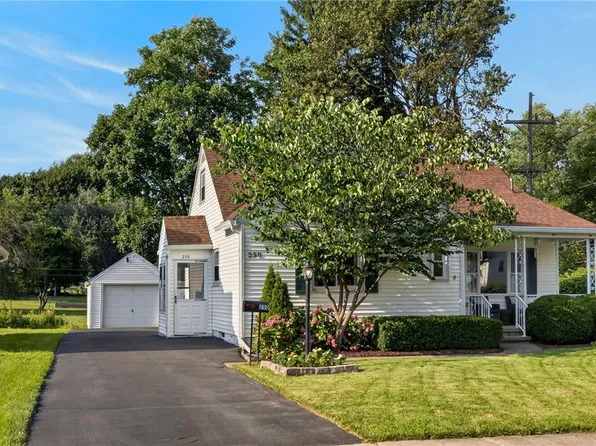 250 Harwick Rd, Rochester, NY 14609