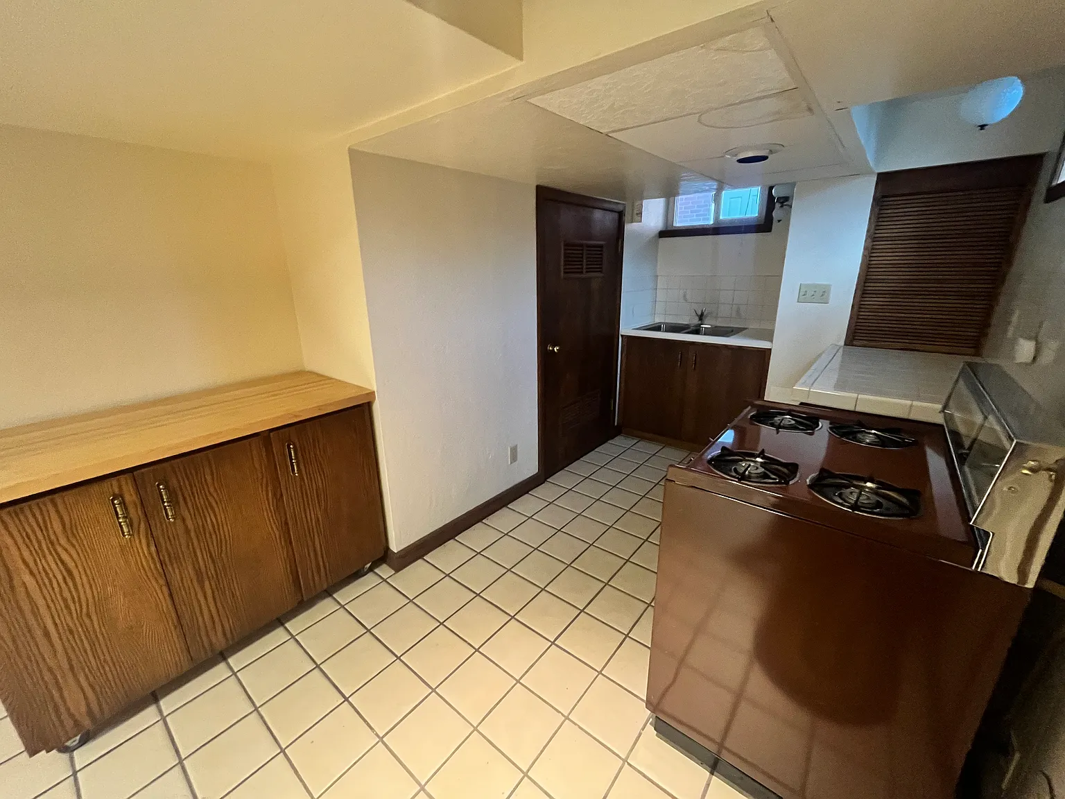 2 bed, 2600 sqft, $1,650 — Photo 2