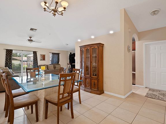 3rd image of 1218 Winding Rose Way