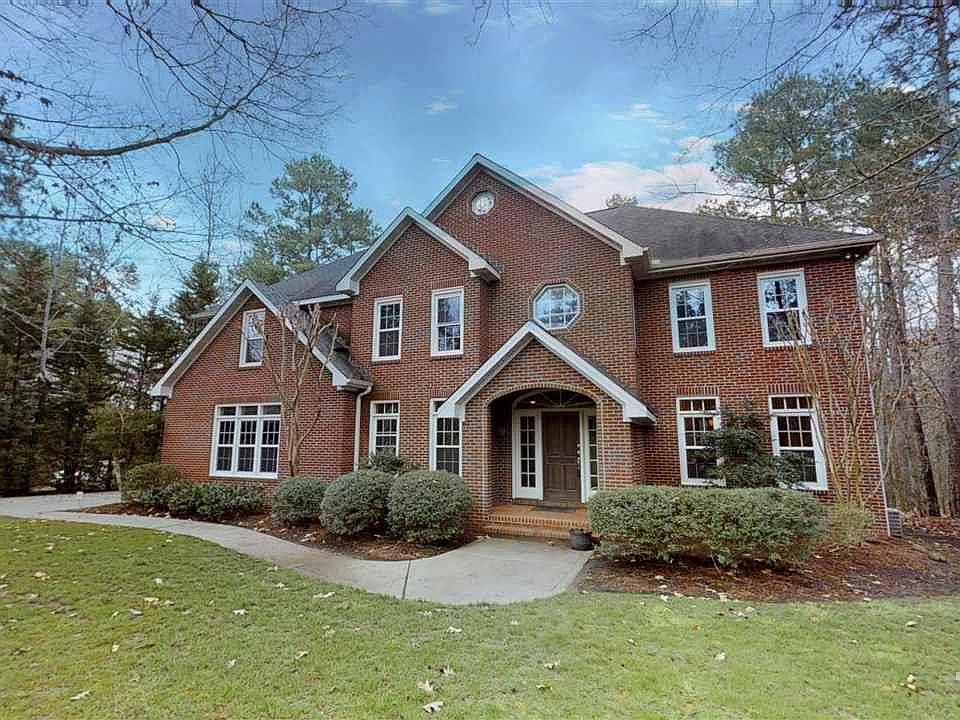 1st image of 208 Silver Creek Trl