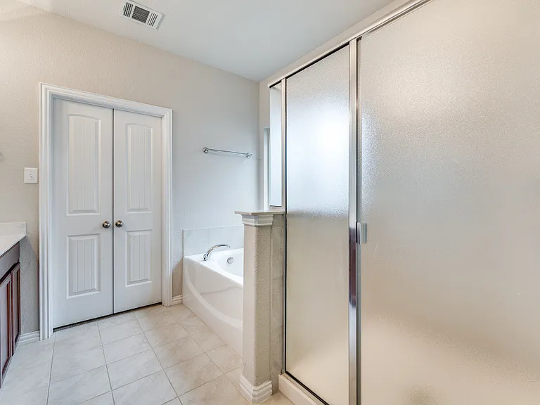 2028 Barx Dr — Photo 22