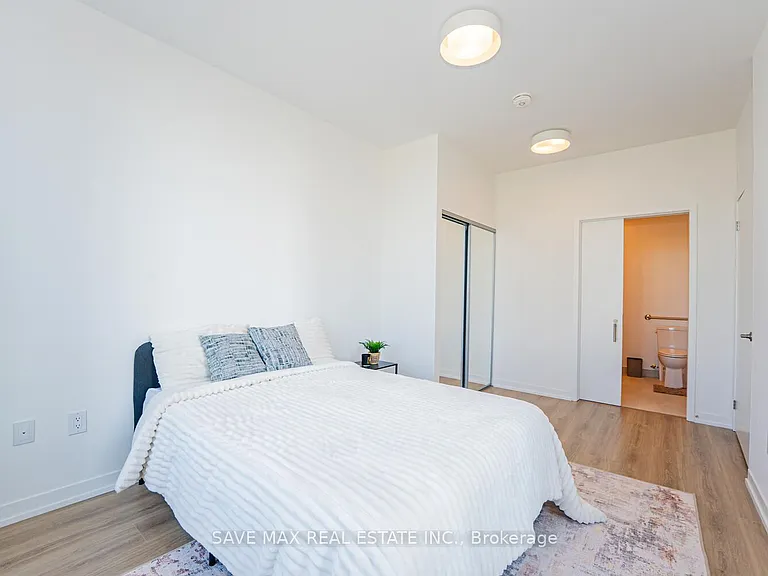 2485 Eglinton Ave W #402 — Photo 20