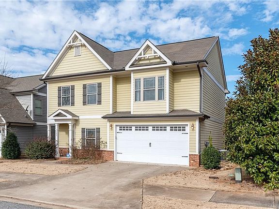 2nd image of 320 Ridge Pointe Dr