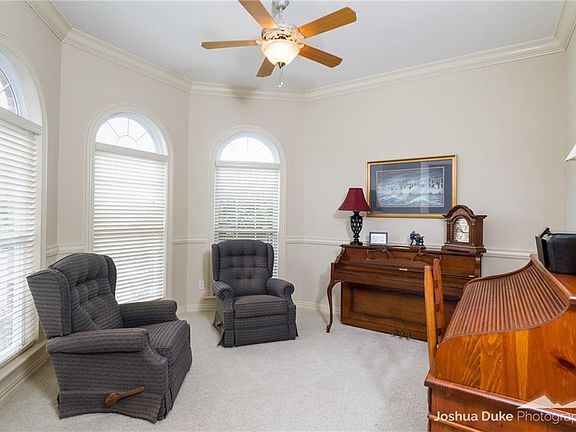 3rd image of 2546 N Fennchurch Way
