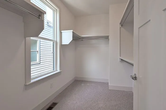 900 Meridian St #1 — Photo 14