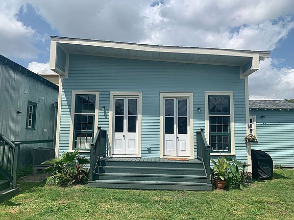 4th image of 801 Verret St