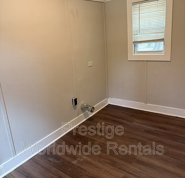 1048 Brooks Rd — Photo 4