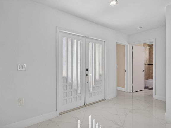 4th image of 249 NW 48th Avenue