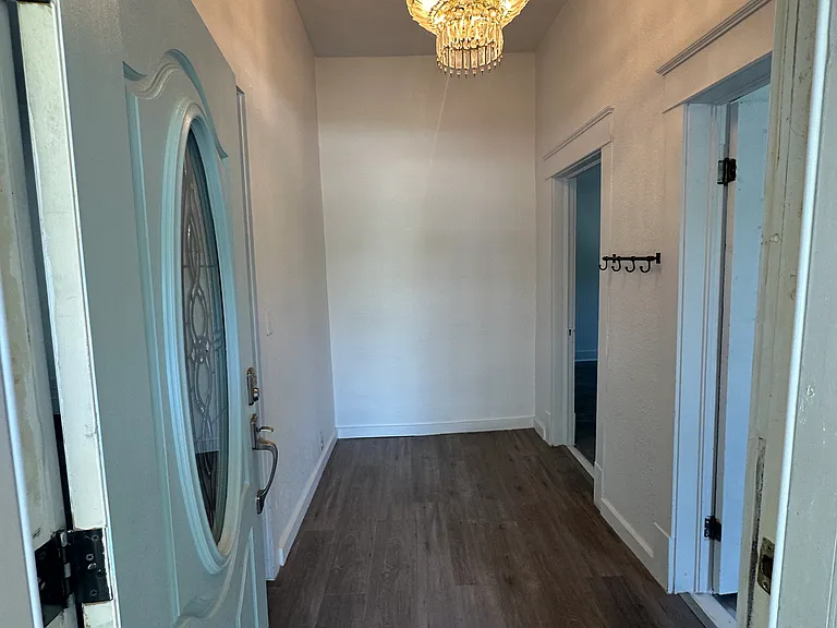 501 S Connellee Ave — Photo 2