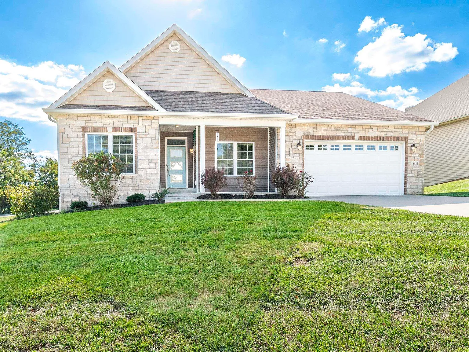 3 bed, 3.5 bath, 3736 sqft, $3,500 — Photo 1