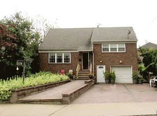 1084 Glen Rd, Fort Lee, NJ 07024