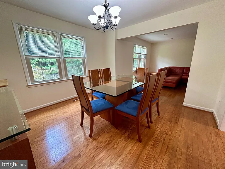 5916 Dorchester Way — Photo 6