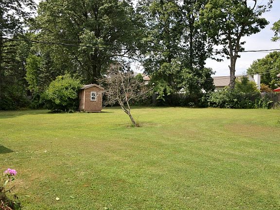 3rd image of 250 Taylor Ave