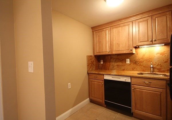 1st image of 215 Winter St APT 1H