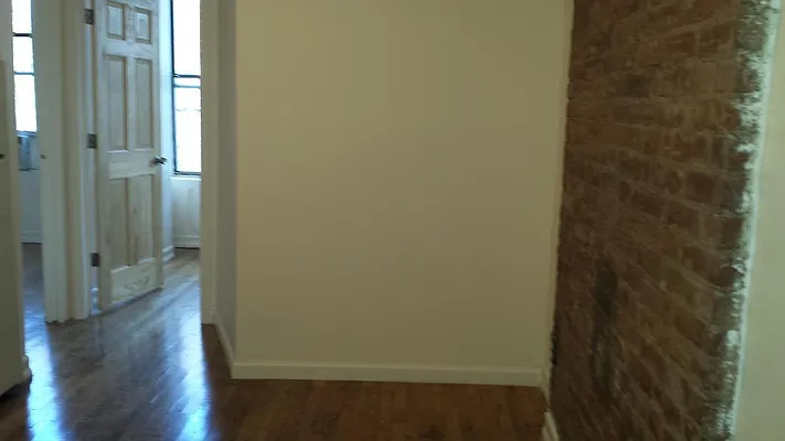 Rented by Camhi NYC Realty Inc | media 27