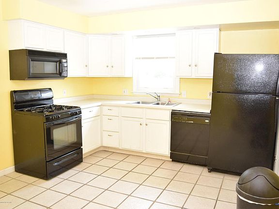 5th image of 3306 Continental Dr