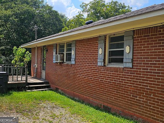 4th image of 333 Henderson St