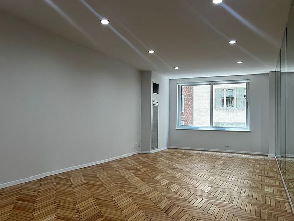 5th image of 106 Central Park S APT 5O