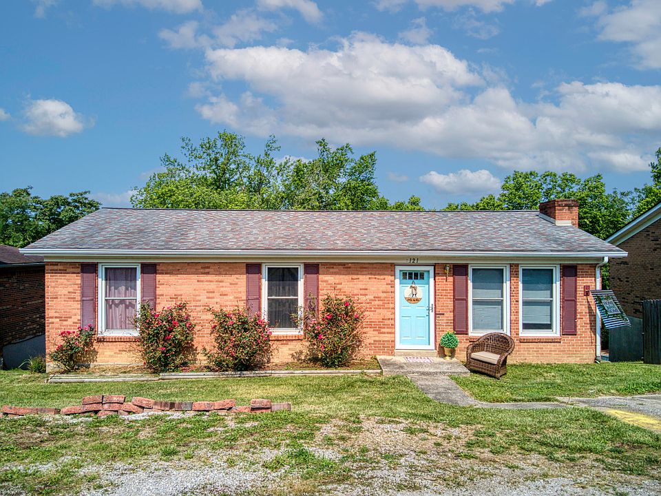 1st image of 121 Bolton Ave