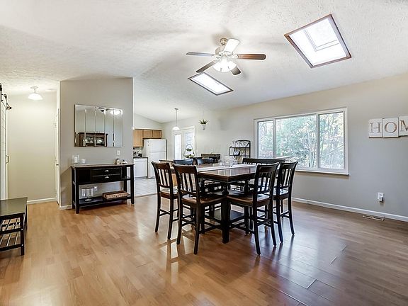 5th image of 1060 Brimley Pl